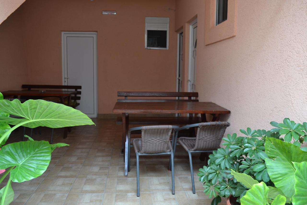 Apartments Milosevic Бар Экстерьер фото